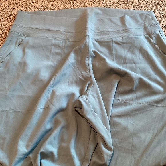Athleta Pants Size 2X in Like New Condition - Picture 5 of 10
